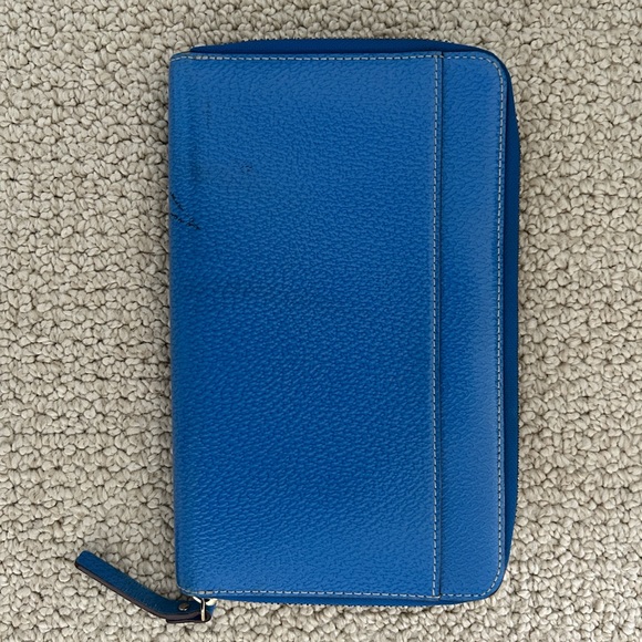 Kate Spade Travel Wallet - Picture 3 of 3